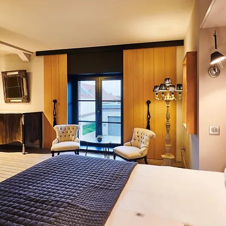 Le Clos Des Terres Soudees - Les Collectionneurs Bed & Breakfast 3*